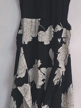 Elegant Black Maxi Dress with Cream Floral Print